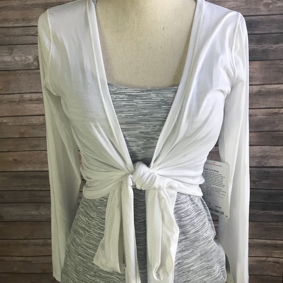 NWT WHITE LULULEMON TIED TO IT WRAP LONG SLEEVE 8 - Picture 3 of 8